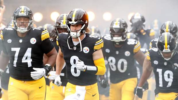 Sep 10, 2023; Pittsburgh, Pennsylvania, USA; Pittsburgh Steelers quarterback Kenny Pickett (8) leads the offense onto the field to play the San Francisco 49ers at Acrisure Stadium. Mandatory Credit: Charles LeClaire-USA TODAY Sports
